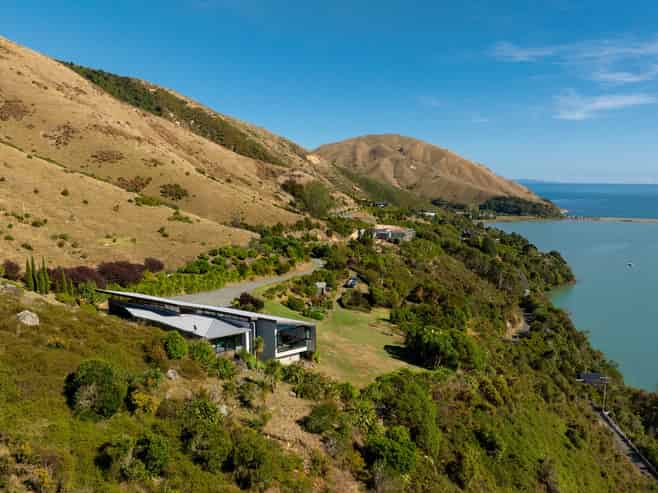 711c Cable Bay Road, Hira