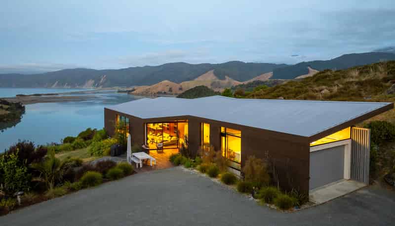 711c Cable Bay Road, Hira