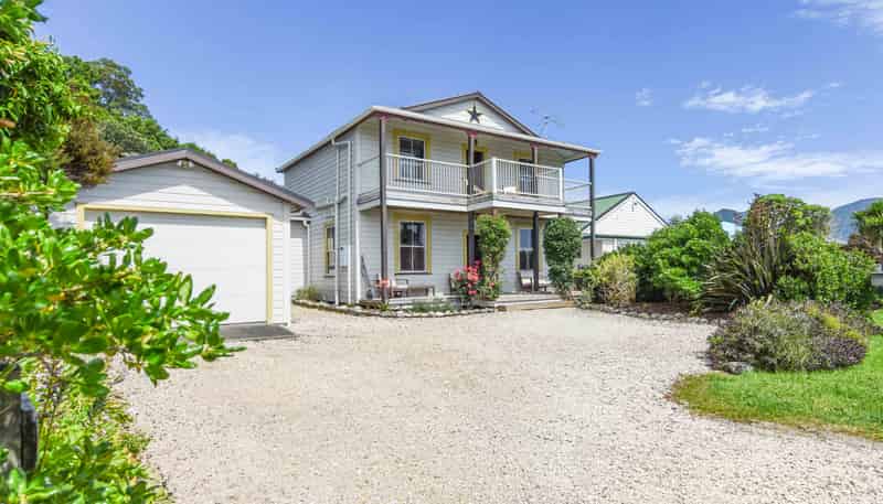 30 Beach Road, Collingwood