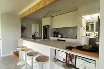 63 Mana View Road, Paremata