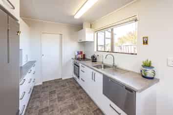 5A Bens Place, Springvale