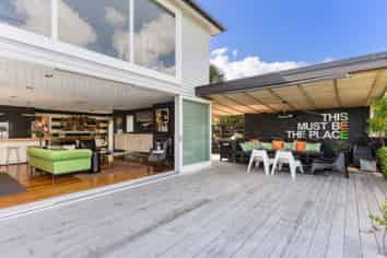 11 Chatham Avenue, Paremoremo