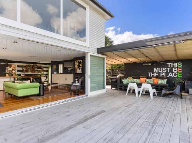 11 Chatham Avenue, Paremoremo