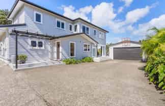 11 Chatham Avenue, Paremoremo