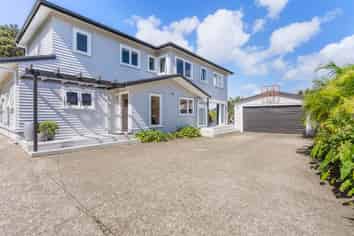 11 Chatham Avenue, Paremoremo