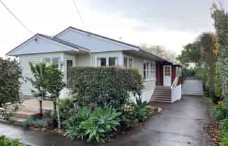 6 Raines Avenue, Forrest Hill