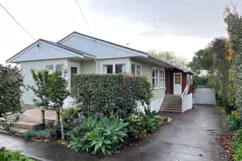 6 Raines Avenue, Forrest Hill