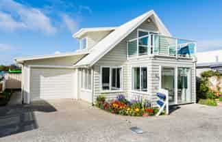 8B Reid Avenue, Mosgiel