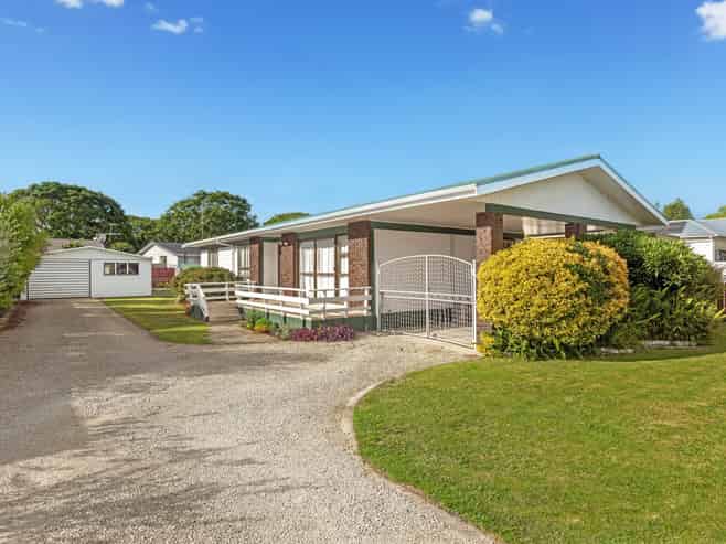 319 Stout Street, Riverdale