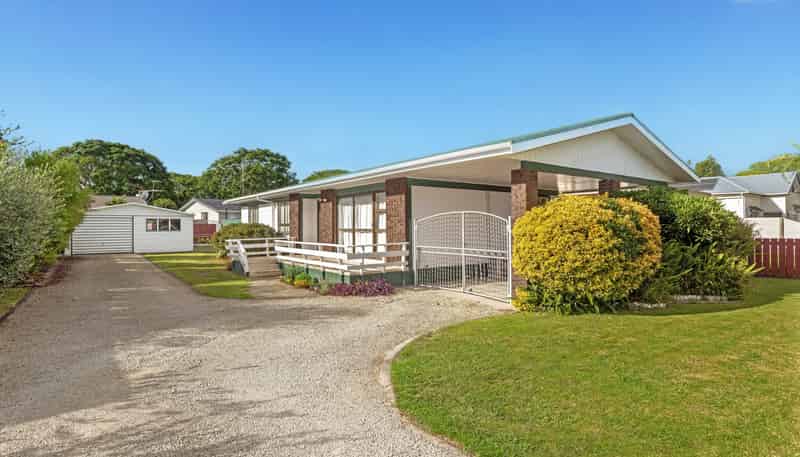 319 Stout Street, Riverdale