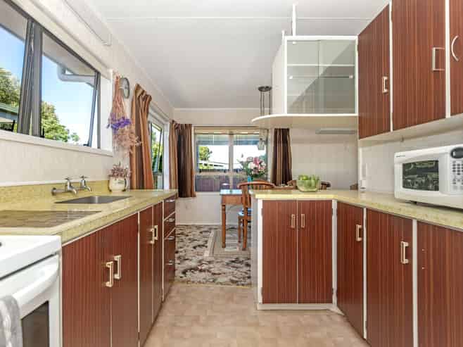 319 Stout Street, Riverdale