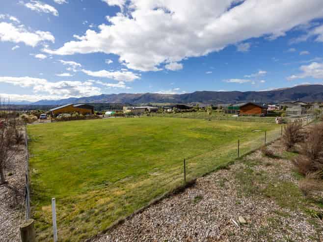 13 Jackson Rise, Luggate