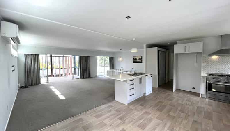  Manhattan Heights, Glendene