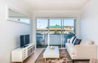 9/11 Kingsway Avenue, Sandringham