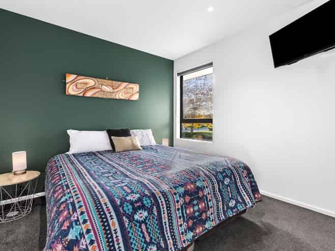 5 Marbleleaf Lane, Albert Town