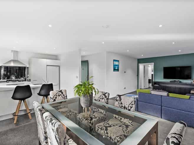 5 Marbleleaf Lane, Albert Town