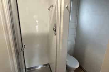 2/205 Waikawa Road, Picton