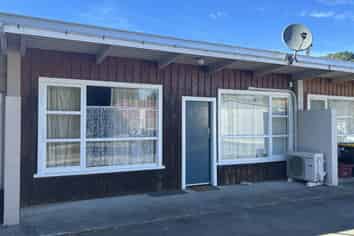 2/205 Waikawa Road, Picton