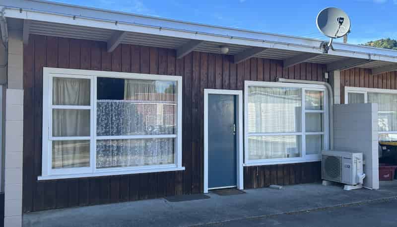 2/205 Waikawa Road, Picton