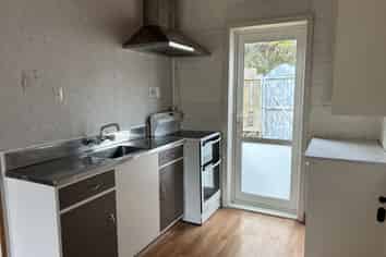 2/205 Waikawa Road, Picton