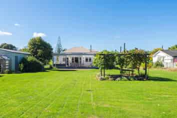 12 Pine Street, Mangapapa