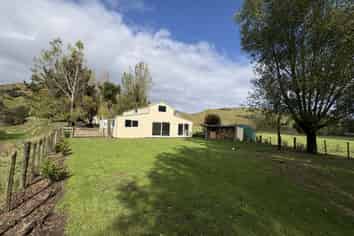 Barn/1179 Hinakura Road , Martinborough
