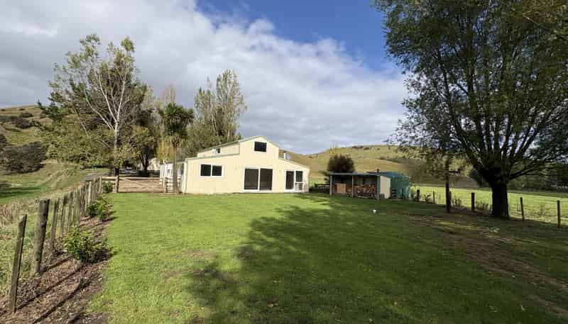 Barn/1179 Hinakura Road , Martinborough