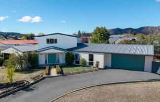 35 Orchard Drive, Alexandra