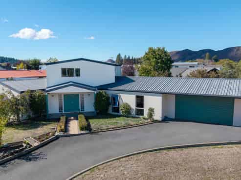 35 Orchard Drive, Alexandra
