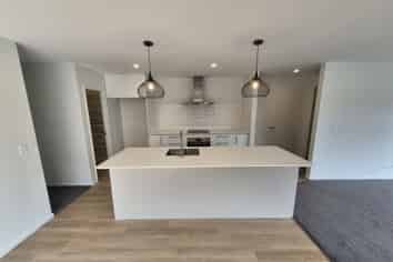 10 Robson Drive, Lincoln