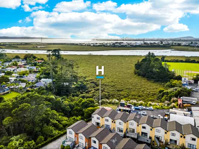 213/172 McLeod Road, Te Atatu South