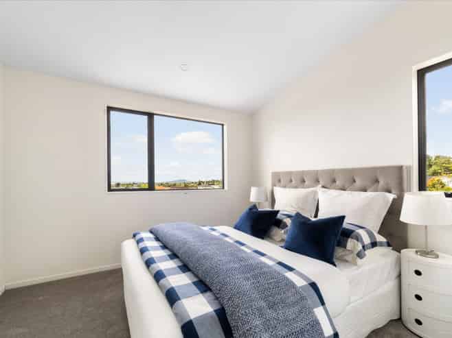 1/735 East Coast Road, Browns Bay