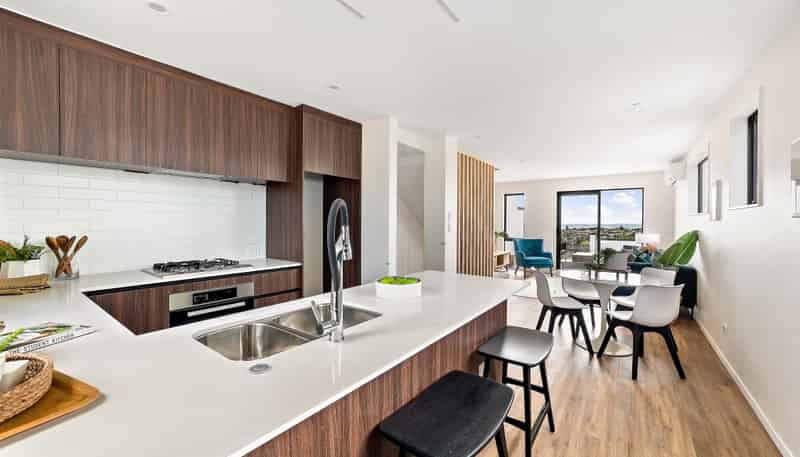 1/735 East Coast Road, Browns Bay