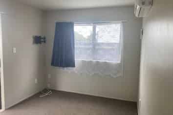 19a Attlee Cr, Bryndwr