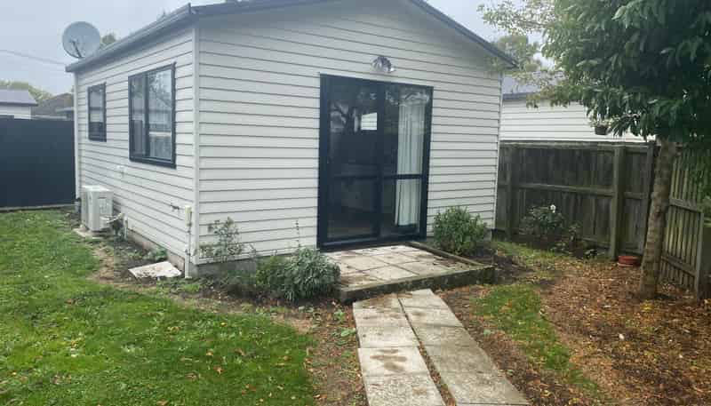 19a Attlee Cr, Bryndwr