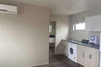 19a Attlee Cr, Bryndwr