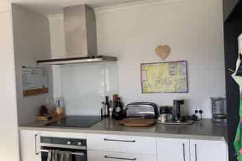 2 Woodley Road, Richmond