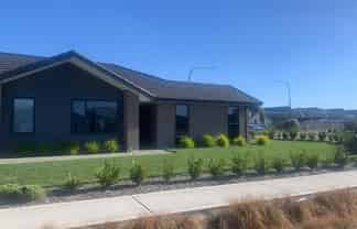 2 Woodley Road, Richmond