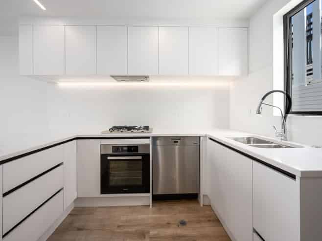 4/737 East Coast Road, Browns Bay