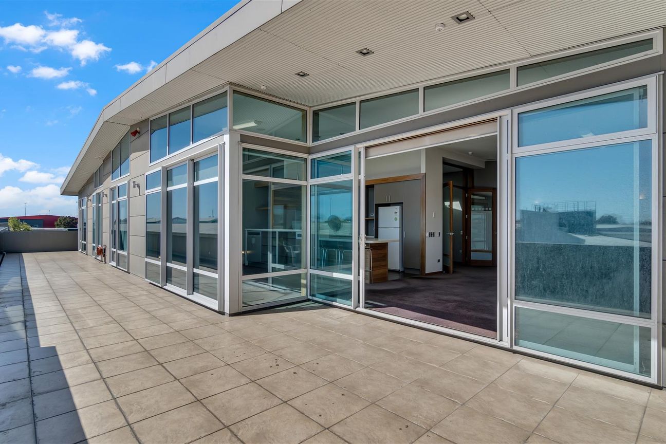 Versatile Premises in the heart of Middleton - Vista 5