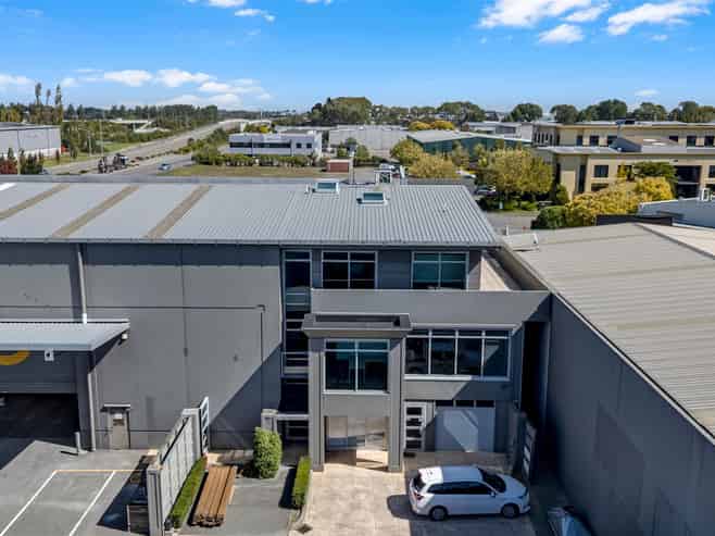 Versatile Premises in the heart of Middleton