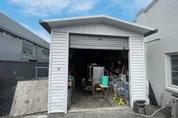 Rare Northcote workshop with yard and shed!