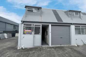 Rare Northcote workshop with yard and shed!