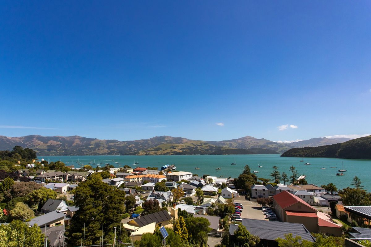 Architectural Akaroa escape - Plus