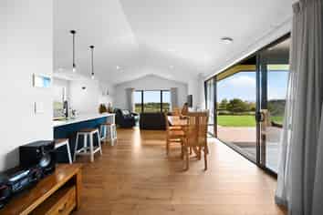 402 Lake Road, Horsham Downs