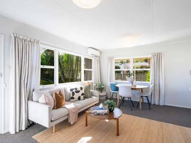 2/235 Annesbrook Drive, Wakatu