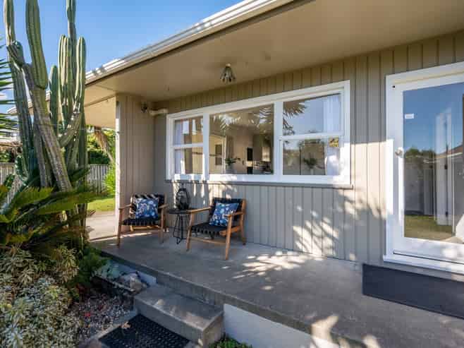 2/235 Annesbrook Drive, Wakatu