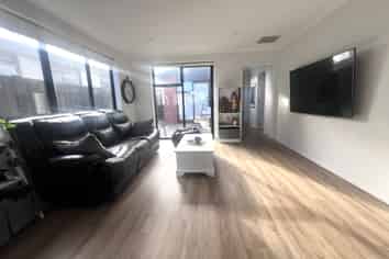 7 Empire Crescent, Papamoa