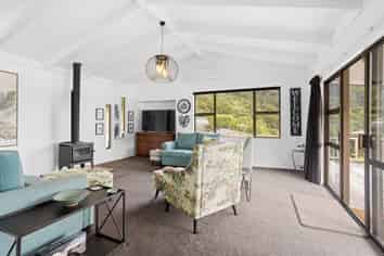 424 Port Underwood Road, Whatamango Bay