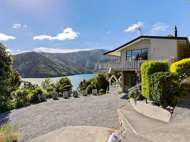 424 Port Underwood Road, Whatamango Bay